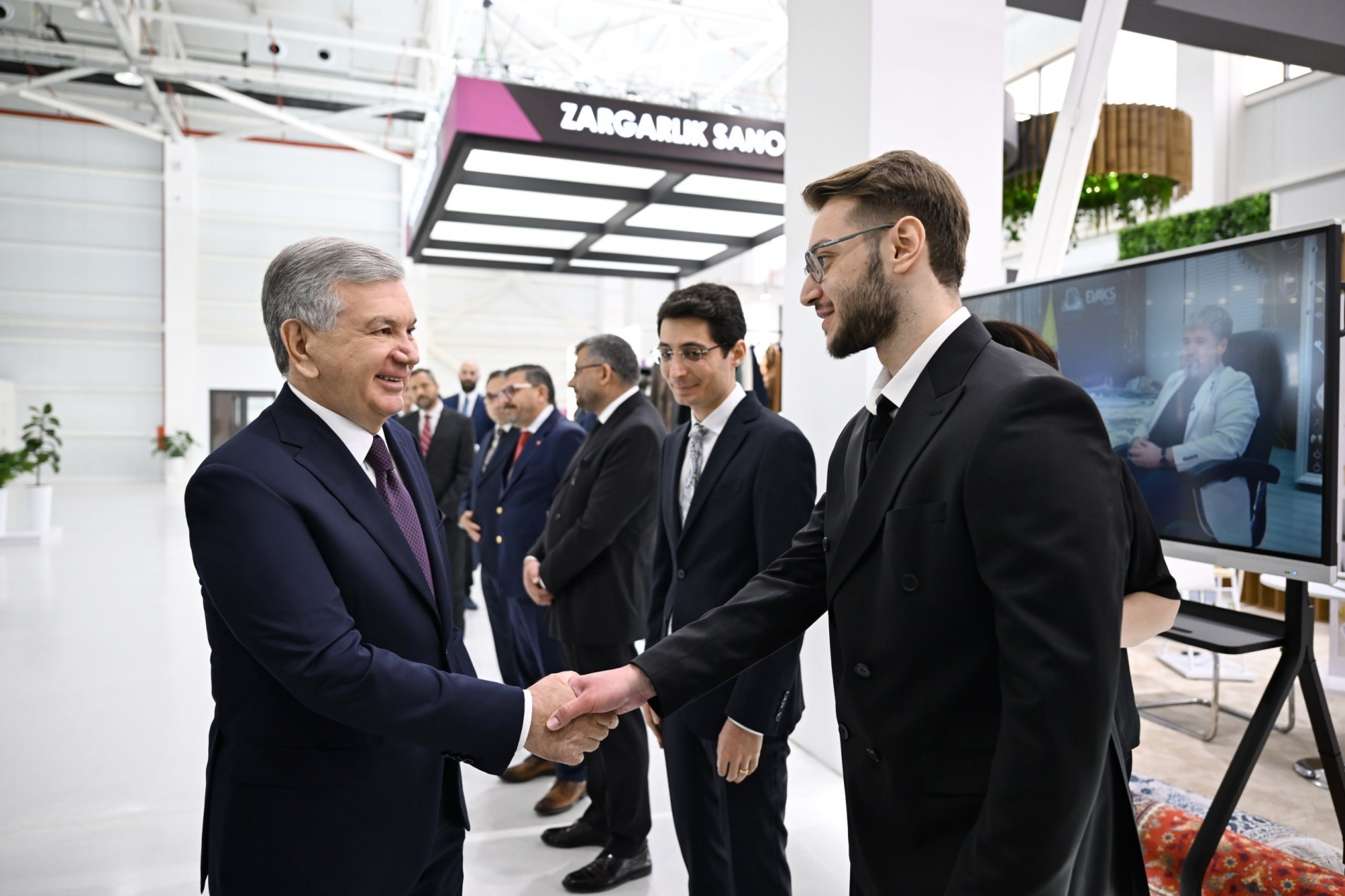 2ffe4baf-e53b-8554-1f8c-f071777a4e4c_lists_slider_9152